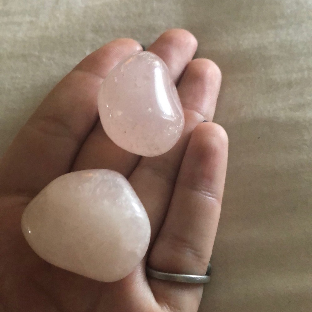 Rose Quartz - Picture 2 of 2